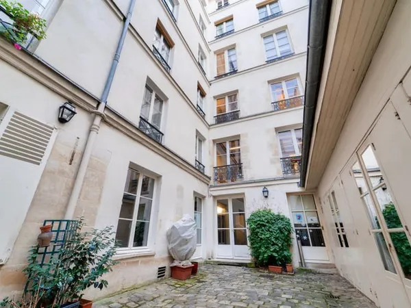 Rare sur l'Ile Saint Louis, Bureaux Professionnels