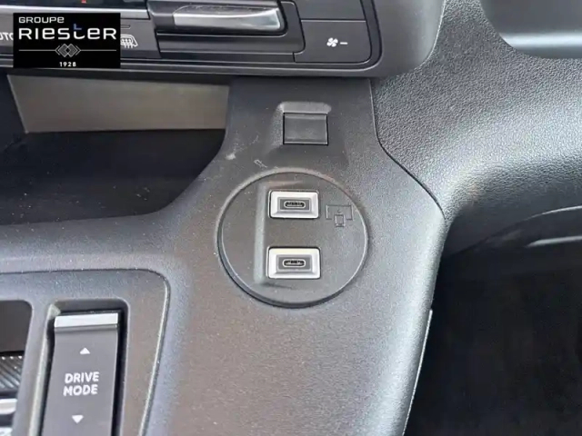 Toyota Proace city medium 1.5l 130 d-4d bva — photo 57