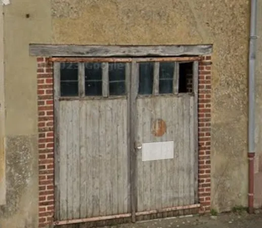 À LOUER - GARAGE DE 36 m² AVEC GRENIER