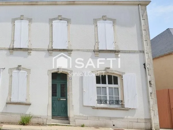 Maison de Maître en pierre en plein centre ville à Talmont-Saint-Hilaire