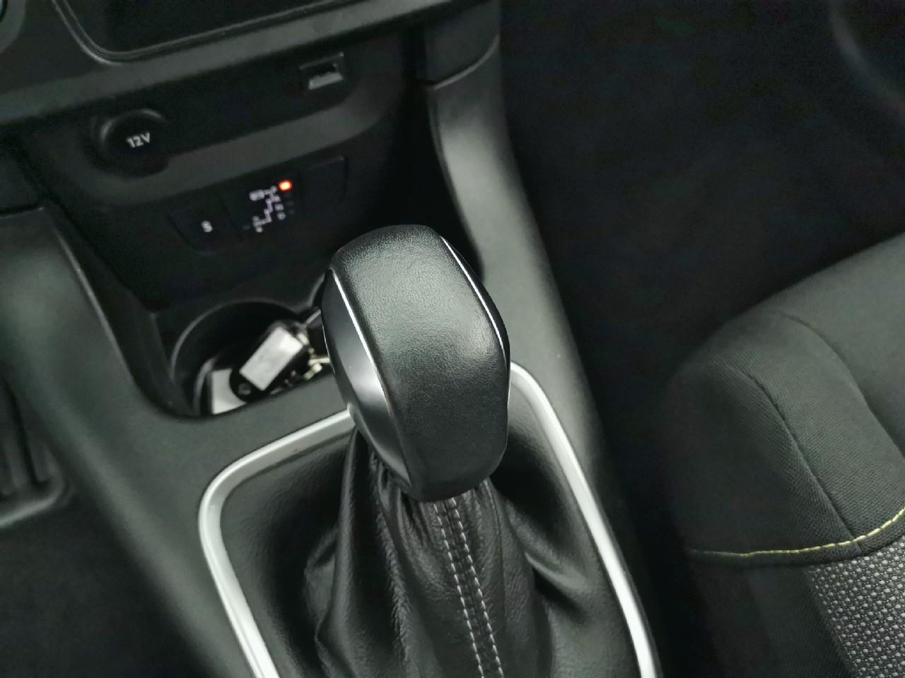 Citroën C3 puretech 110 s&s eat6 shine — photo 31