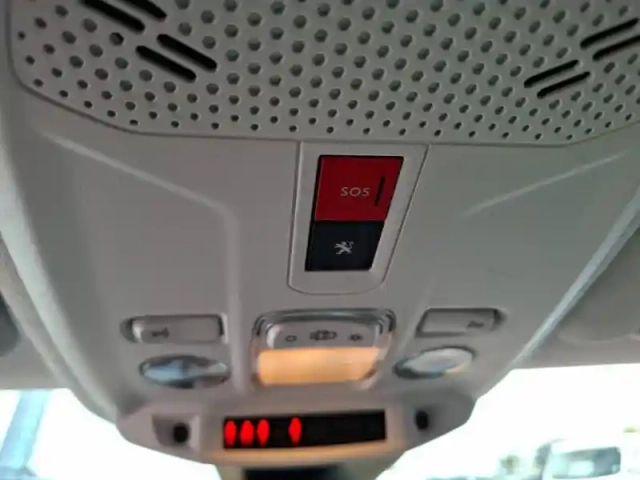 Peugeot 208 electrique 50 kwh 136ch — photo 26