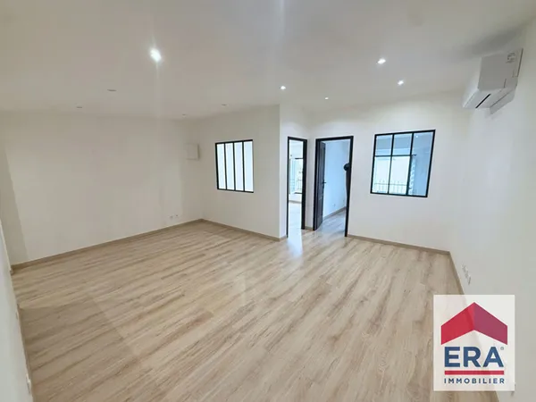 Local commercial 3 pièces 80 m²
