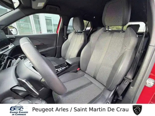 Peugeot 2008 hybrid 145 e-dcs6 — photo 9