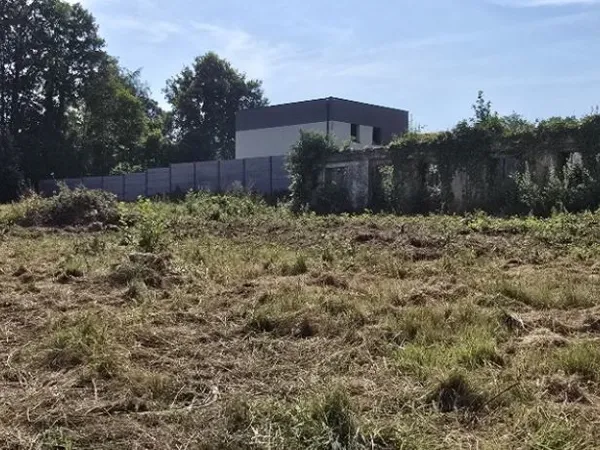 Terrain 1640 m²