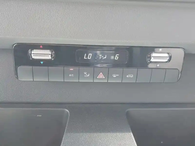 Mercedes Sprinter 317 cdi fourgon 37s l2h2 170ch — photo 9