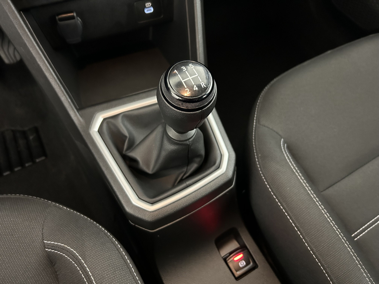 Dacia Sandero — photo 13