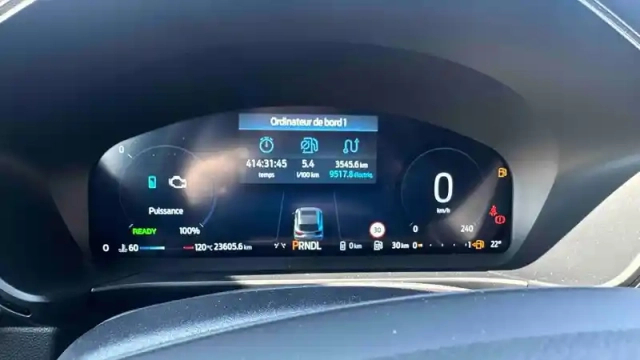 Ford Kuga 2.5 duratec 243 ch phev powershift — photo 26