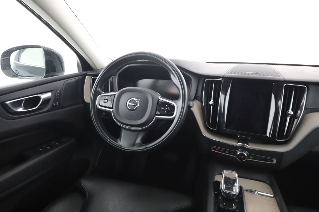 Volvo XC60 2.0 B4 AWD Geartronic 8 — photo 12
