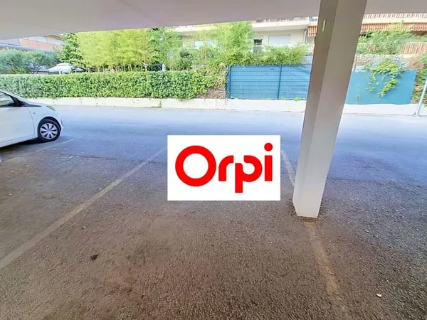 Parking 12 m²