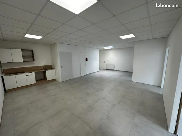 Bureau 200 m²