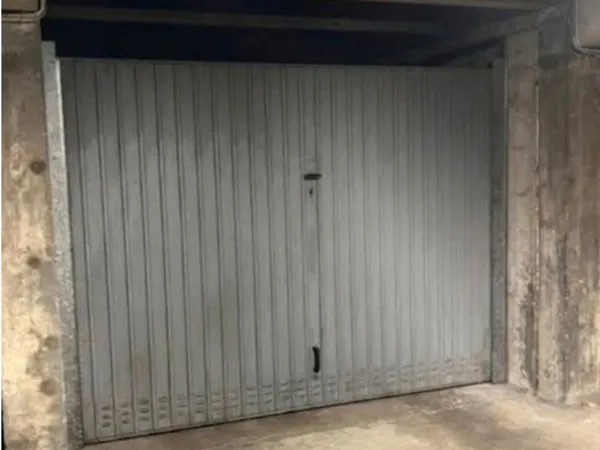 Garage/ box