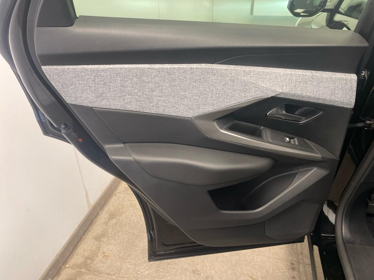Peugeot 3008 hybrid 136 e-dcs6 allure — photo 20