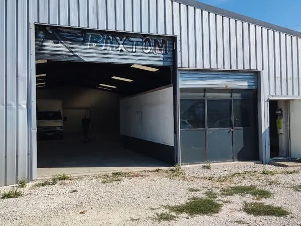 Local depot 400 m2