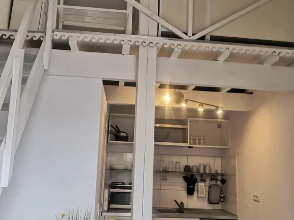 Studio dans maison ancienne