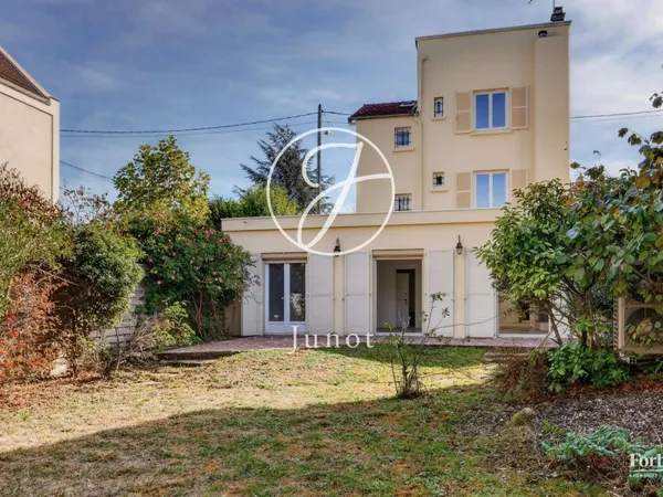 Maison 7 pièces 147 m²