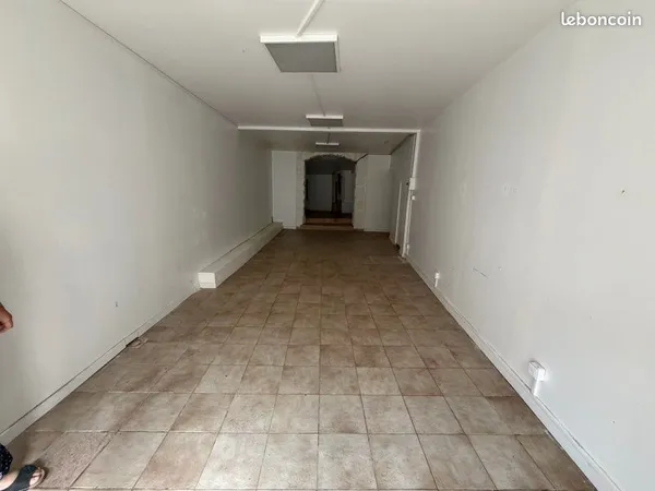 🏪 À LOUER - LOCAL COMMERCIAL 47 m² - BARJOLS