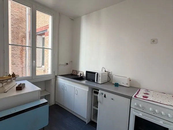 Appartement 5 pièces traversant de 121,60 m² Loi Carrez, bénéficiant d'une exposition Sud-Ouest,