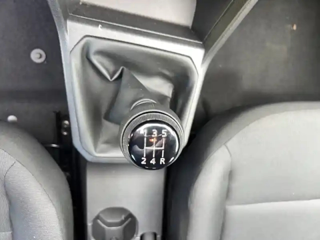 Dacia Sandero sce 65 — photo 13