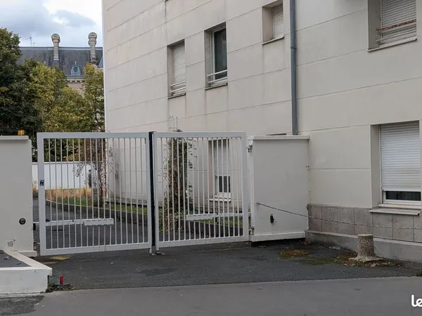 Parking à 300m de la gare-nord de Nantes