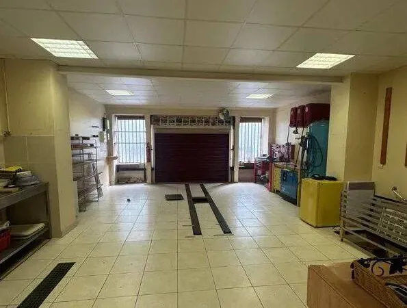 Local commercial 75 m²