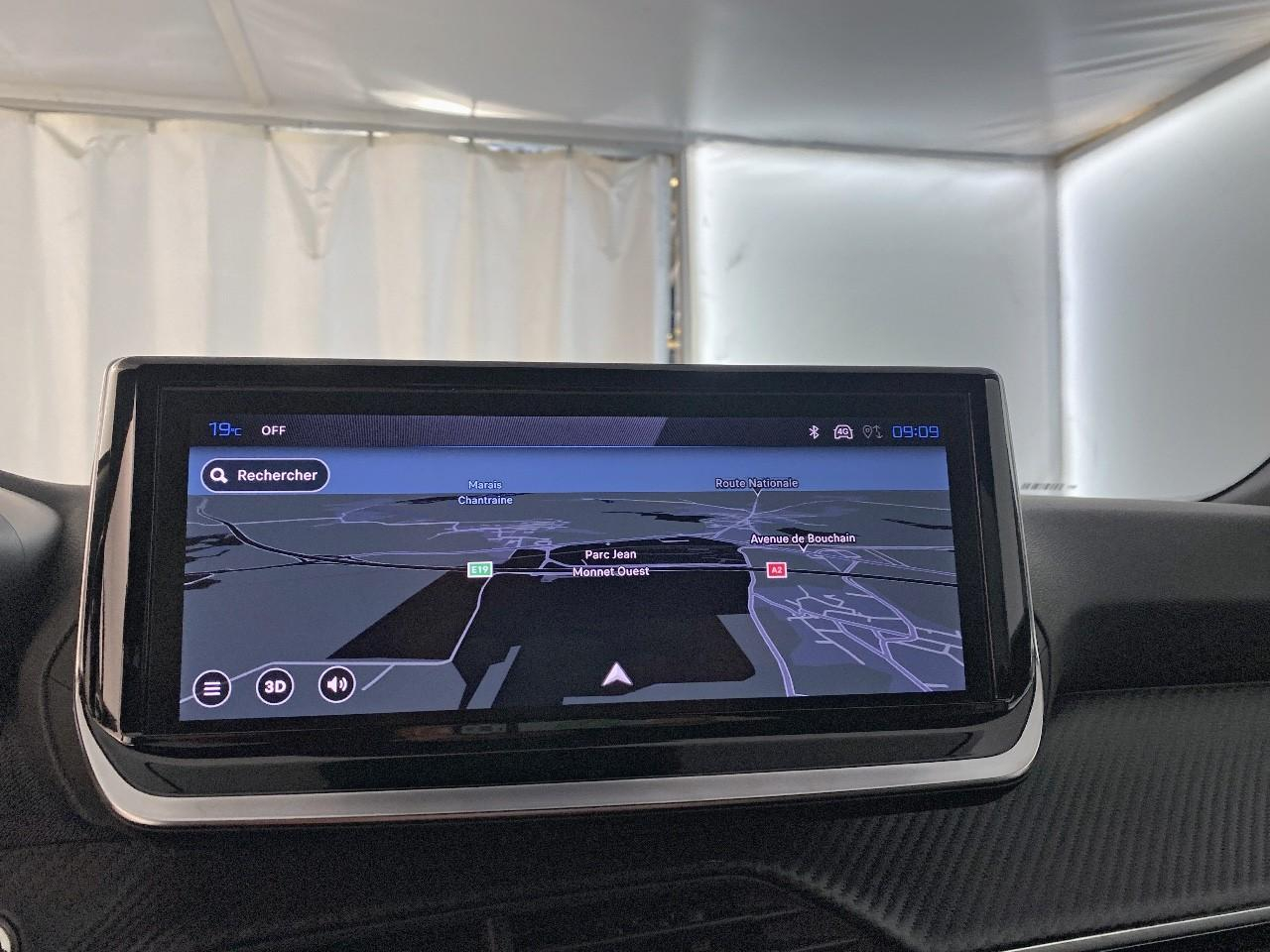 Peugeot 2008 hybrid 145 ch e-dcs6 allure — photo 14