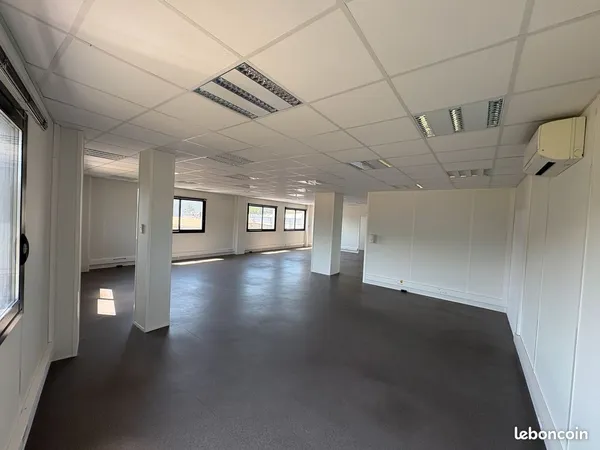 Bureau à Louer à Martillac