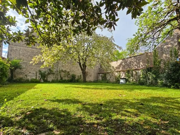 Terrain 225 m²