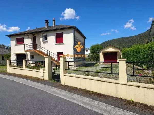 MAISON DE 115 M² AVEC DEUX APPARTEMENTS, JARDIN ET GARAGE - QUARTIER CALME