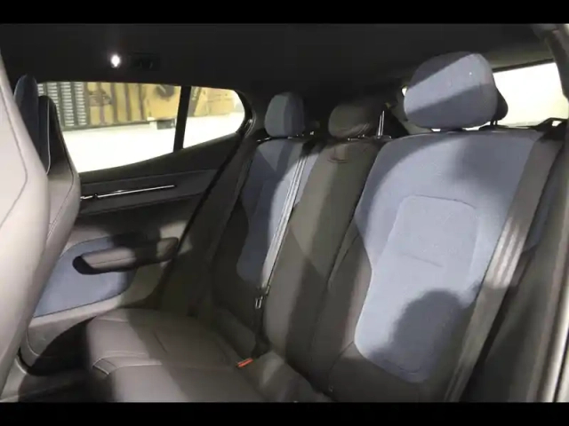 Volvo Ex30 single extended range 272ch plus — photo 11
