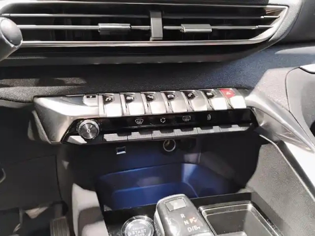 Peugeot 3008 hybrid 225 e-eat8 allure pack — photo 13