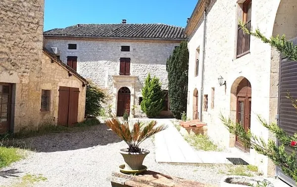 Maison 12 pièces 269 m²
