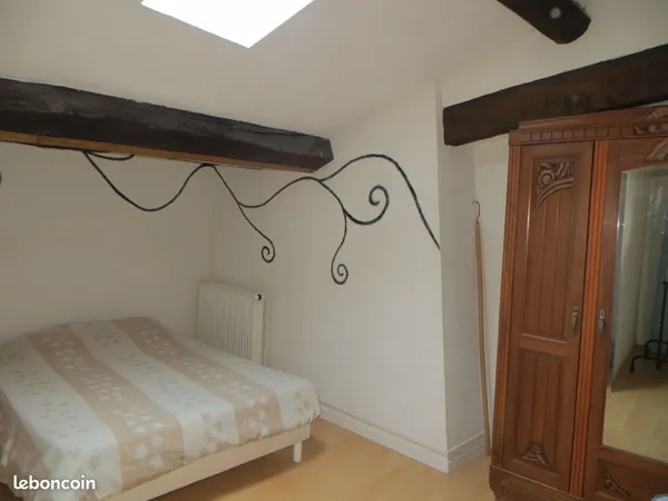 Chambre meublée chez l'habitant - 15 m² - hébergement dans maison de ville - centre ville