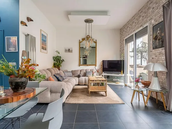 Maison de ville avec terrasses et garage au coeur de la Croix Rousse