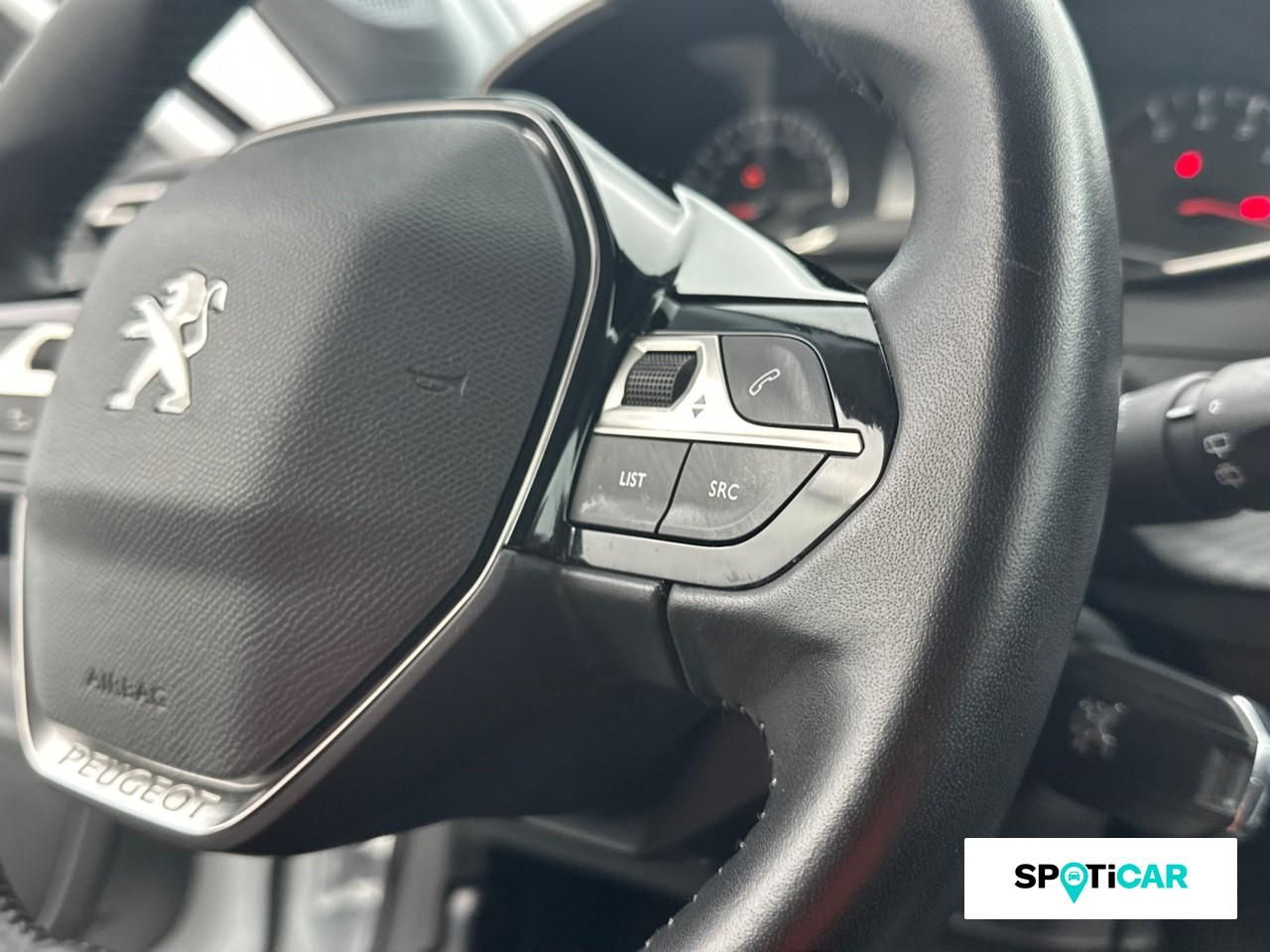 Peugeot 208 1.2 puretech 100ch s&s style 118g — photo 18