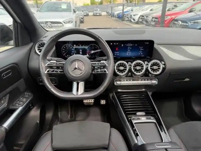 Mercedes Gla 200 d amg line — photo 31