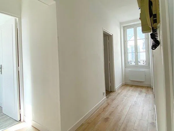 Apparemment T3 bien situé