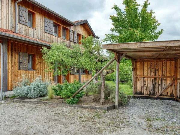 Vends maison agréable à vivre lumineuse avec jardin arboré