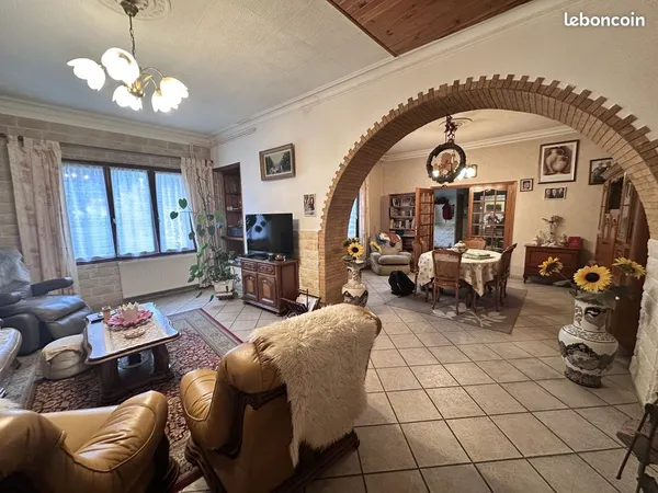Maison 8 pièces 230 m²