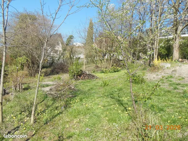 Veyre Monton - Terrain à batir 768 m2