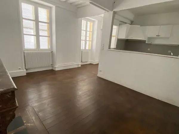 A louer Gueugnon / grand T2 74m2 / libre