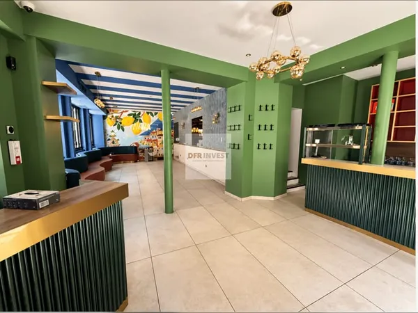 Boutique 2 pièces 115 m²