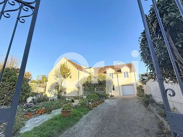 Maison 7 pièces 245 m²