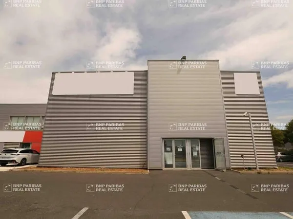 Local d'activité 1128 m²