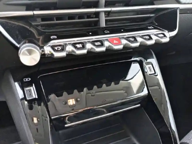 Peugeot 208 puretech 100 s&amp;s bvm6 — photo 45