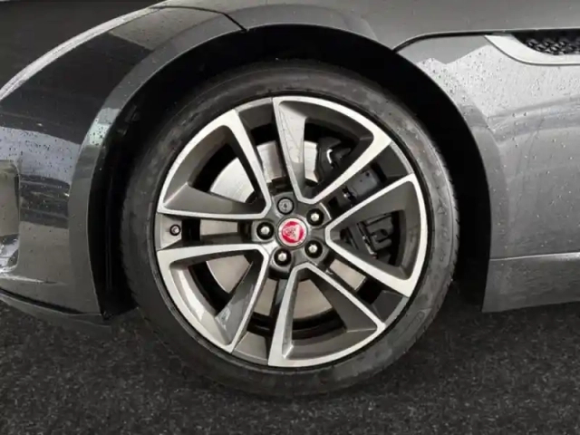Jaguar F-Type coupe 3.0 v6 suralimenté 380ch awd bva8 — photo 14