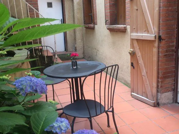 T3 typique terrasse hyper centre
