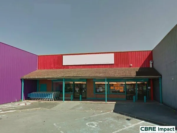 Local commercial 849 m²