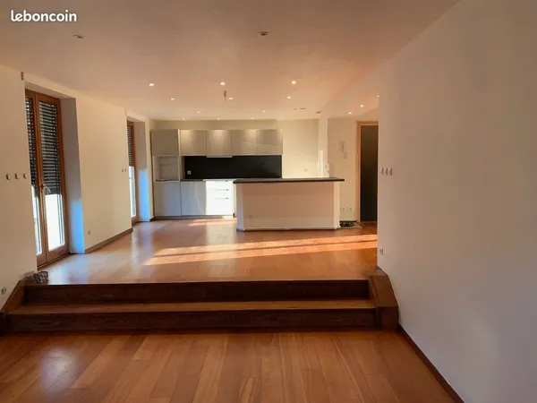 Appartement 2 pieces 80 m2