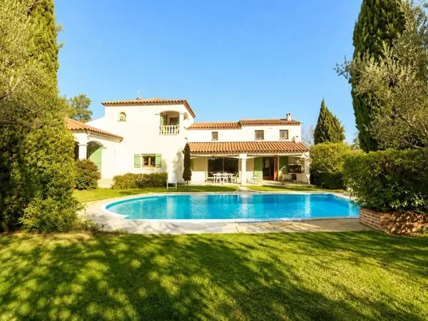 Exclusivité - Maison T7 de 217 m² avec double garage sur 1 794 m² à Combaillaux, à 5 minutes de Sain